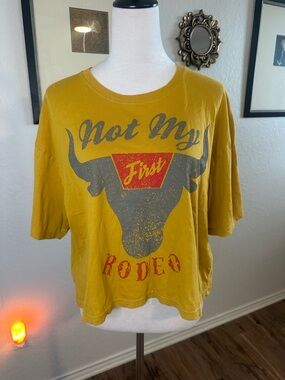 Mustard Yellow Graphic T-shirt ✨